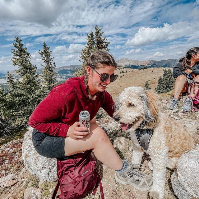 Happy hiker 🐶 📸: @__ken__u__not__
