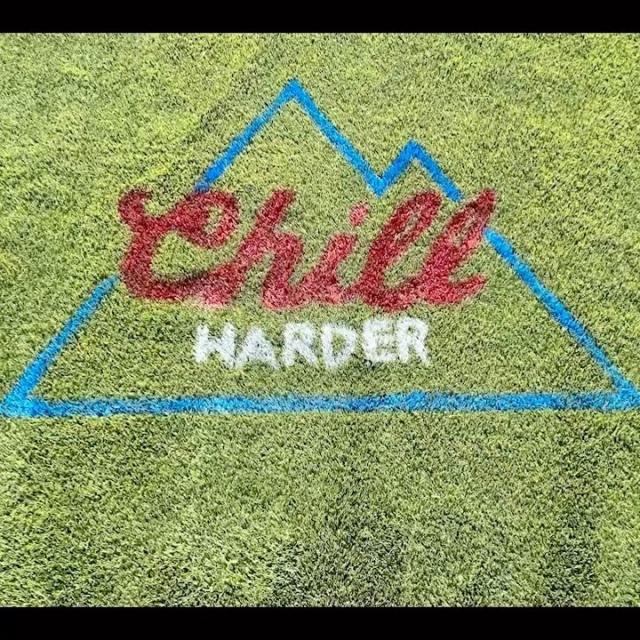 This latest Chill Harder submission gives new meaning to staying in bounds! See our stories for the stencil to help you stay in line as you recreate the logo too. Then simply tag us in a photo of your “CHILL HARDER” design by 12/10 for a chance to earn $$$! More info at link in bio.

📸: @the.j.sprays