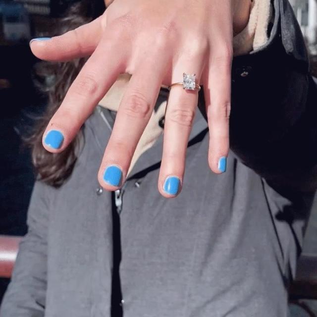 We all know what this means… SHE JUST CAN’T HELP BUT SHOW OFF HER NEW COORS LIGHT CHILL POLISH! Snag yours to show off your new engagement to Chill Polish over the holidays! Link in bio.