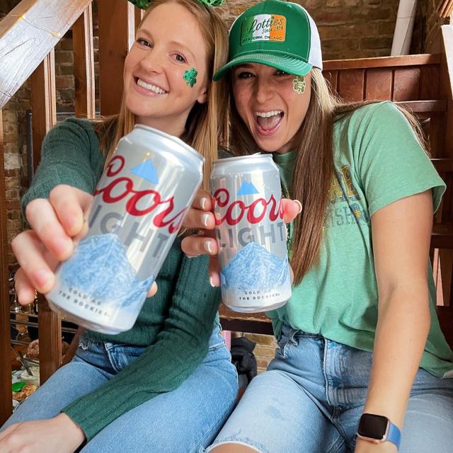 Who needs a pot of gold when you have a case of Coors Light?

📸: @kaleycohen and @jenkijewels